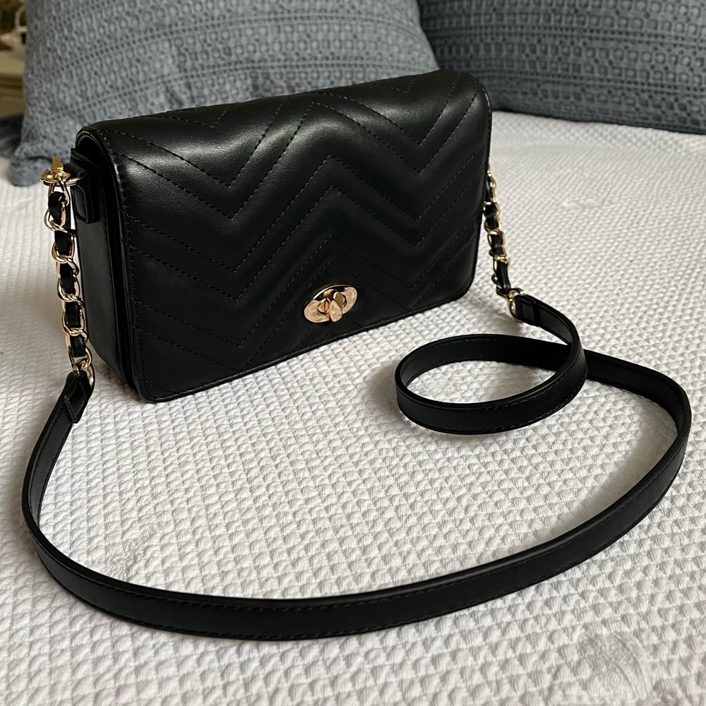 Black Quilted Shoulder Bag - Picture 2 of 8